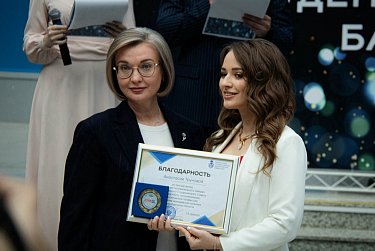 В День студенчества молодые парламентарии получили награды